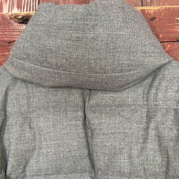 Ann Taylor heather gray goose down puffer zipper jacket. Shawl collar NWT. Large - Picture 6 of 9